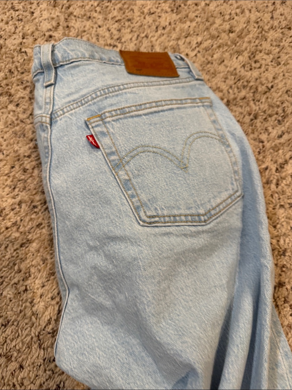 Levi's Light Wash Jeans - Picture 7 of 8